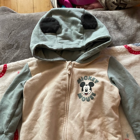 Baby zip up onesie from H&M - Picture 1 of 2